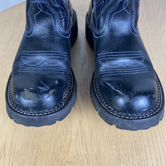 Ariat Women’s 9 Black Embroidered Ankle Western Boots Cowgirl Cowboy Casual - Picture 3 of 9